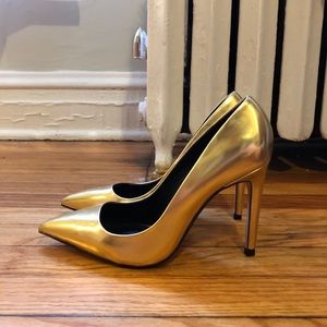 Metallic Gold Pointed Pumps